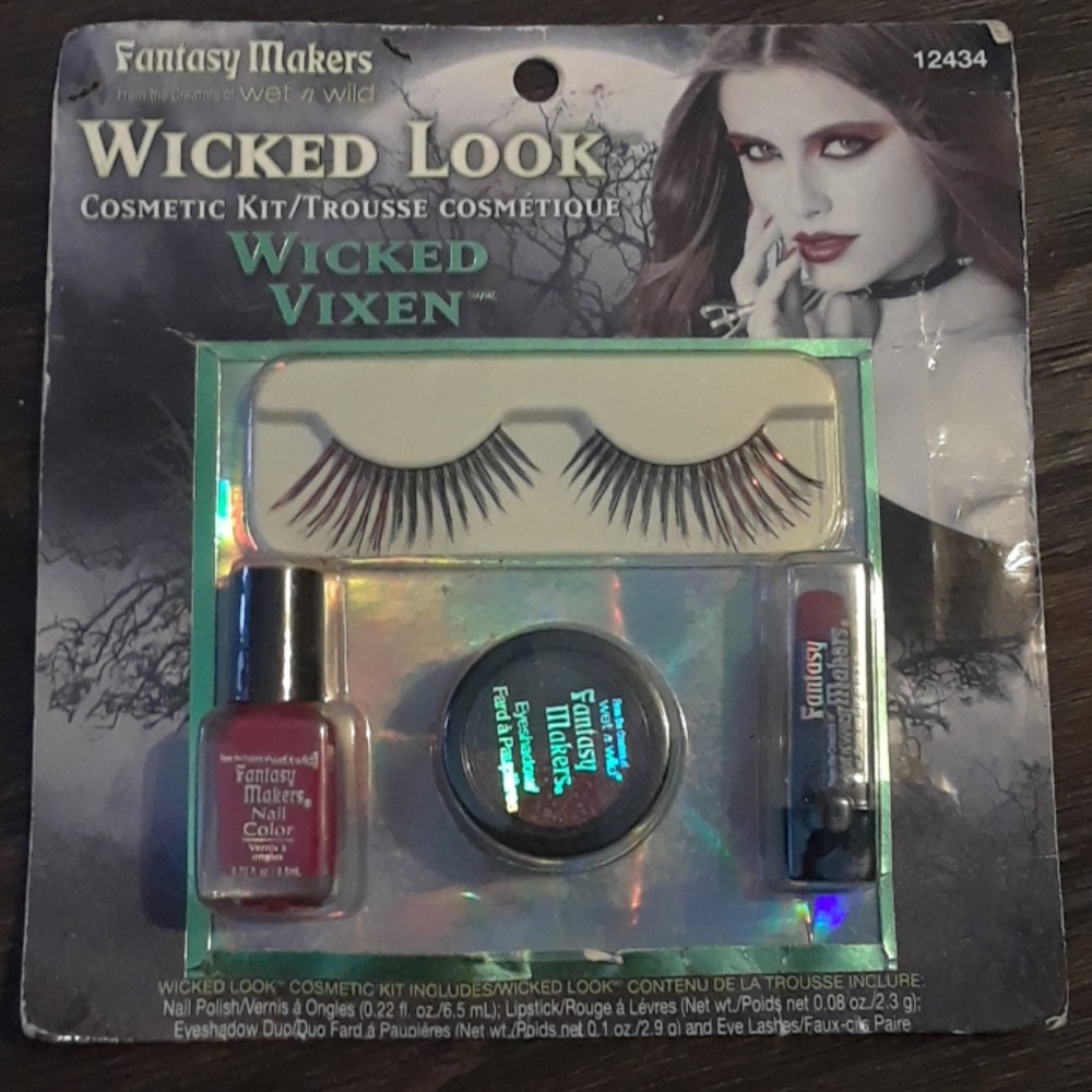 Perfect for Halloween ! 4pc fantasy set